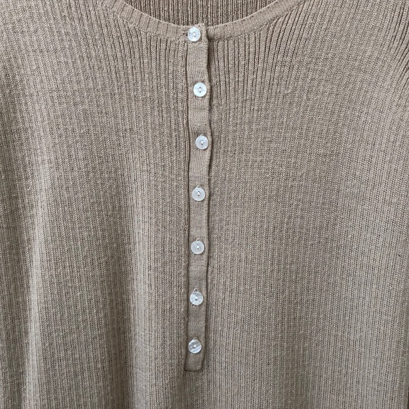 Old Navy Women's Crew Neck Sweater🙂 - Picture 3 of 6